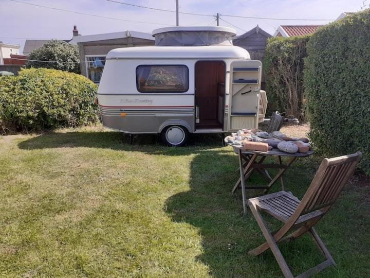 Sundial Cottage Eriba Caravan NWI Exterior foto